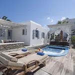 Zephyros Aparthotel 3*
