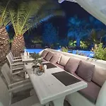 泽菲罗斯酒店 公寓式酒店