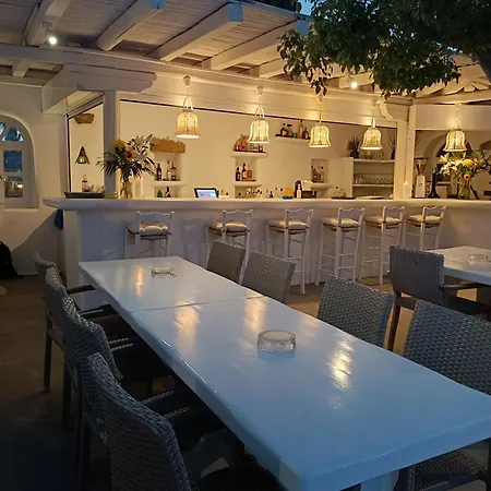 泽菲罗斯酒店